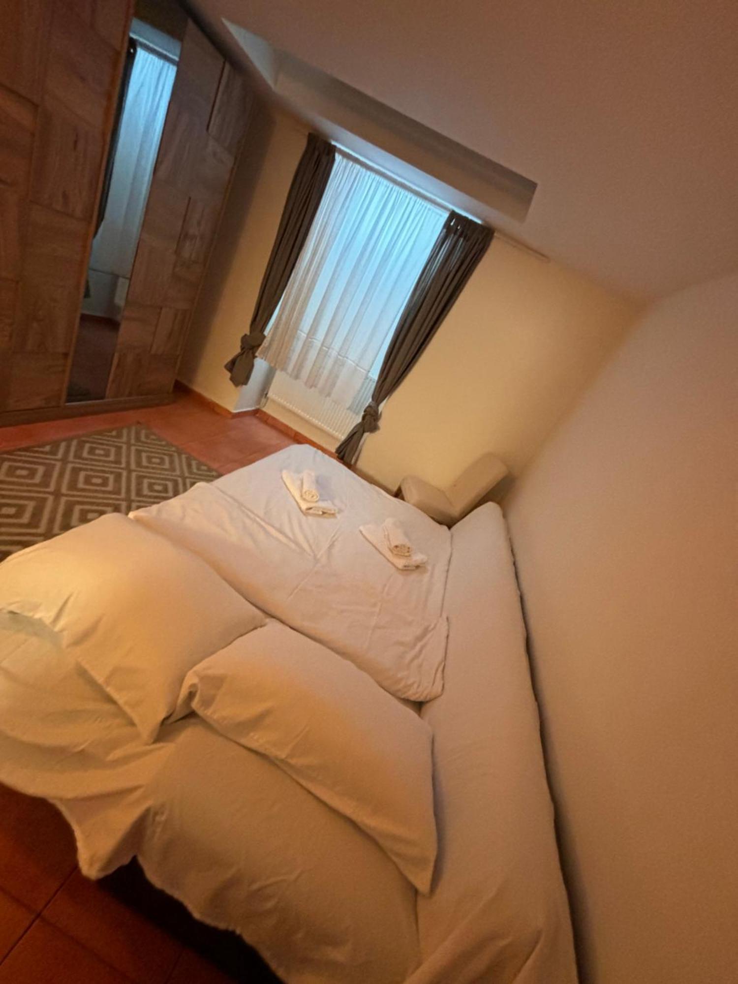 L&L Residence บรัสเซลส์ ภายนอก รูปภาพ